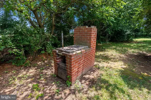 Exterior - 14503 Fairview Rd, Clear Spring, MD 21722 photo 4 of 8
