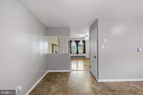 Entry Way - 14503 Fairview Rd, Clear Spring, MD 21722 photo 4 of 8