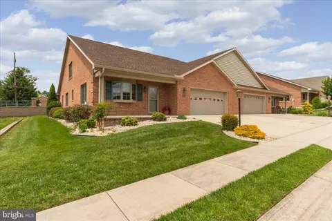 13336 Marquise Dr, Hagerstown, MD 21742