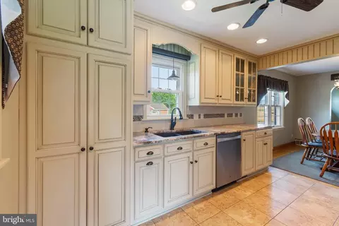 Kitchen - 13707 National Pike, Clear Spring, MD 21722 photo 1 of 4