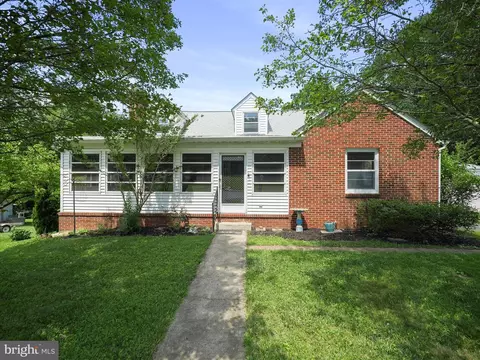 932 Mount Aetna Rd, Hagerstown, MD 21740