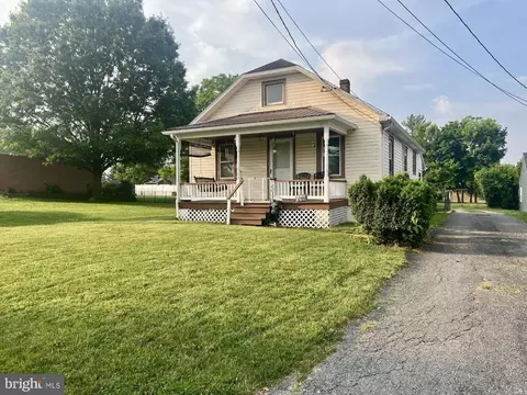 18033 Garnette Ave, Maugansville, MD 21767