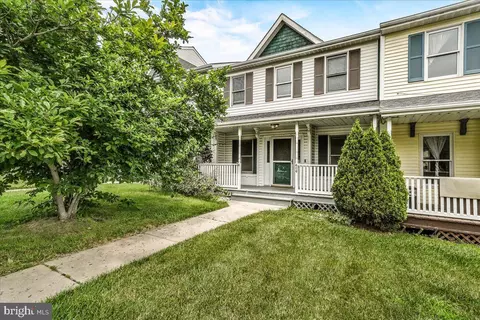 606 Knightsbridge Dr, Hagerstown, MD 21740