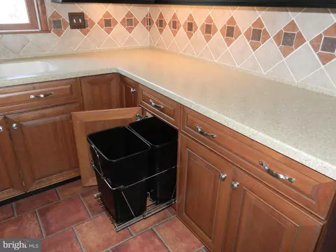 Kitchen - 115 Kevins Ct, Smithsburg, MD 21783 photo 8 of 9