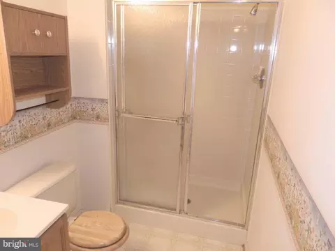 Bath - 115 Kevins Ct, Smithsburg, MD 21783 photo 4 of 4