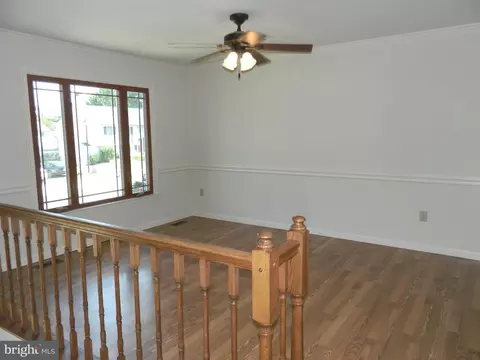 Living - 115 Kevins Ct, Smithsburg, MD 21783 photo 1 of 5