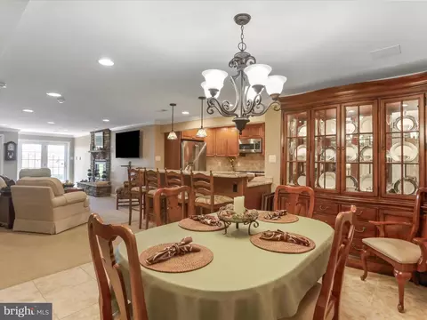 Dining - 22124 Whitestone Ct, Smithsburg, MD 21783 photo 3 of 3