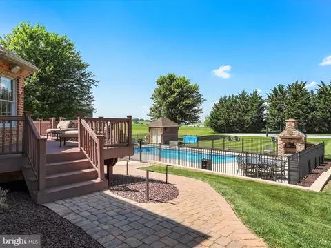 Exterior - 22124 Whitestone Ct, Smithsburg, MD 21783 photo 8 of 16