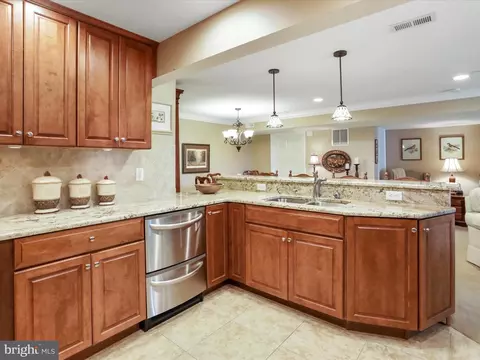 Kitchen - 22124 Whitestone Ct, Smithsburg, MD 21783 photo 8 of 10