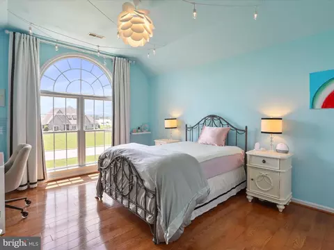 Bedroom - 22124 Whitestone Ct, Smithsburg, MD 21783 photo 6 of 10