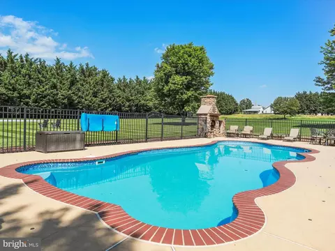 Exterior - 22124 Whitestone Ct, Smithsburg, MD 21783 photo 6 of 16