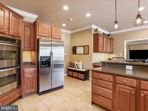 Kitchen - 22124 Whitestone Ct, Smithsburg, MD 21783 photo 6 of 10