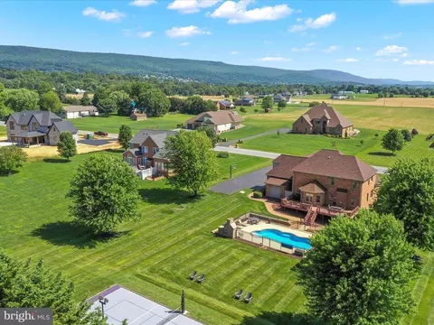 View/Area - 22124 Whitestone Ct, Smithsburg, MD 21783 photo 10 of 12