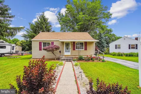 1100 Sunnyside Dr, Hagerstown, MD 21742