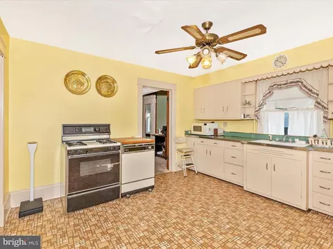 43 Crystal Falls Dr, Smithsburg, MD 21783 photo 8