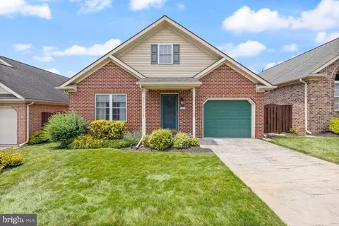 20447 Kings Crest Blvd, Hagerstown, MD 21742