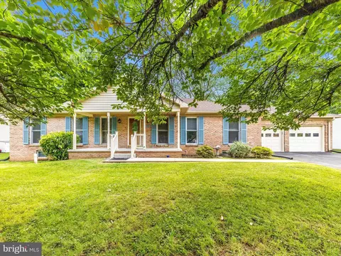 412 Fair Meadows Blvd, Hagerstown, MD 21740