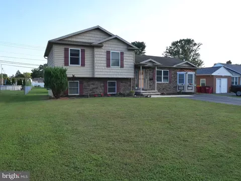 17325 Diane Dr, Hagerstown, MD 21740