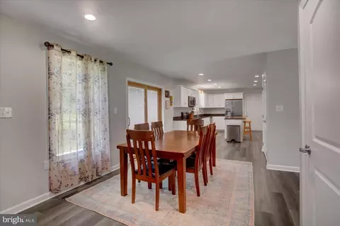 Dining - 13435 Kretsinger Rd, Smithsburg, MD 21783 photo 2 of 2