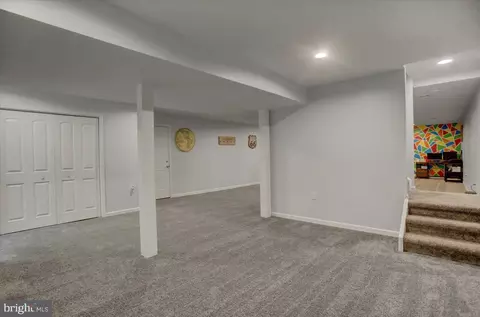 Entry Way - 13435 Kretsinger Rd, Smithsburg, MD 21783 photo 8 of 8