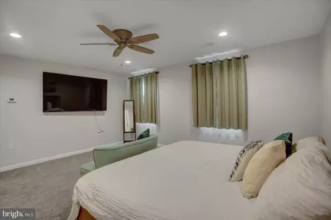 Bedroom - 13435 Kretsinger Rd, Smithsburg, MD 21783 photo 2 of 2
