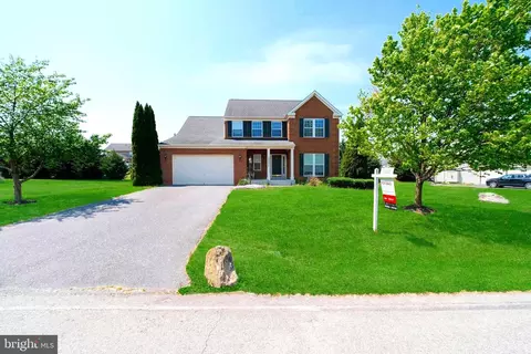 19321 Paradise Manor Dr, Hagerstown, MD 21742