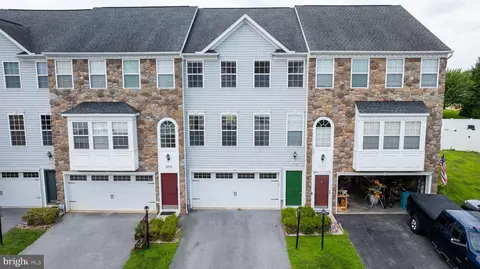 10336 Lantern Ln, Hagerstown, MD 21740