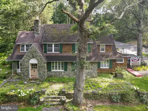 14615 Hilltop Rd, Cascade, MD 21719