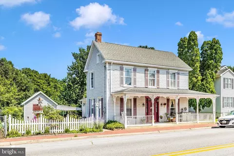 34 Water St W, Smithsburg, MD 21783