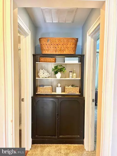 Entry Way - 34 Water St W, Smithsburg, MD 21783 photo 9 of 10