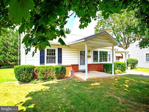 913 Kenwood Dr, Hagerstown, MD 21740