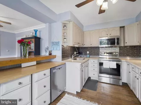 Kitchen - 39 N Maple Ave, Smithsburg, MD 21783 photo 2 of 3