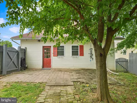 Exterior - 39 N Maple Ave, Smithsburg, MD 21783 photo 10 of 11