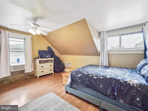 Bedroom - 39 N Maple Ave, Smithsburg, MD 21783 photo 4 of 8