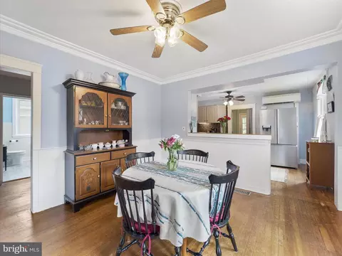 Dining - 39 N Maple Ave, Smithsburg, MD 21783 photo 2 of 3