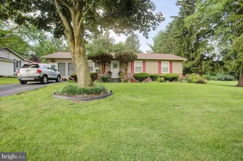 13828 Countryside Dr, Maugansville, MD 21767