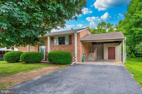 11461 Englewood Rd, Hagerstown, MD 21740 photo 2