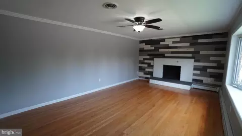 Living - 367 Devonshire Rd, Hagerstown, MD 21740 photo 3 of 5