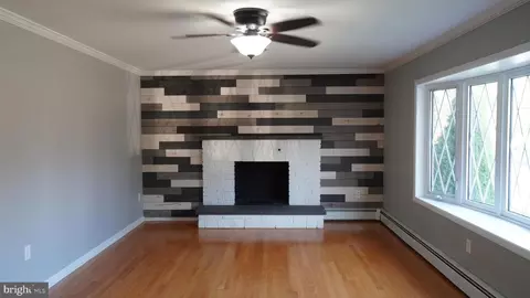 Living - 367 Devonshire Rd, Hagerstown, MD 21740 photo 2 of 5