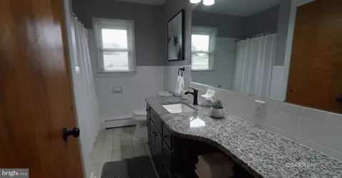 Entry Way - 367 Devonshire Rd, Hagerstown, MD 21740 photo 2 of 7