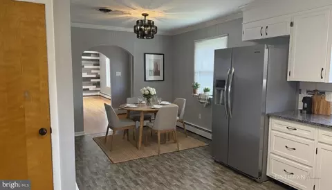 Entry Way - 367 Devonshire Rd, Hagerstown, MD 21740 photo 1 of 7