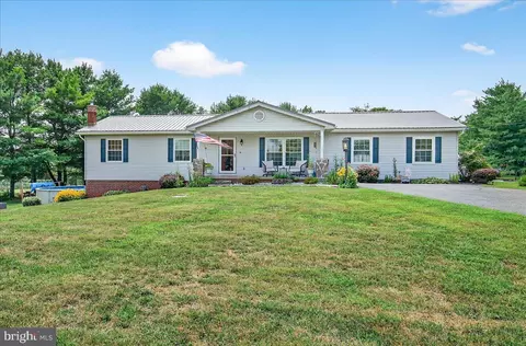 14846 White Oak Rdg, Hancock, MD 21750