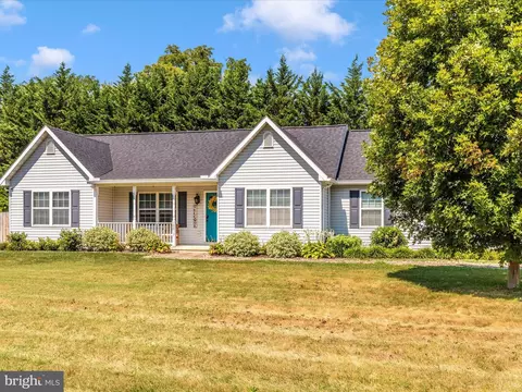 16917 Hastings Dr, Williamsport, MD 21795