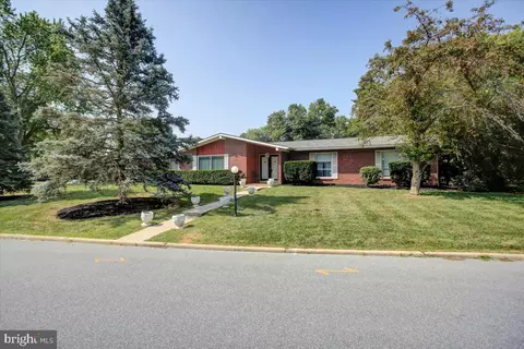 19507 Spring Valley Dr, Hagerstown, MD 21742