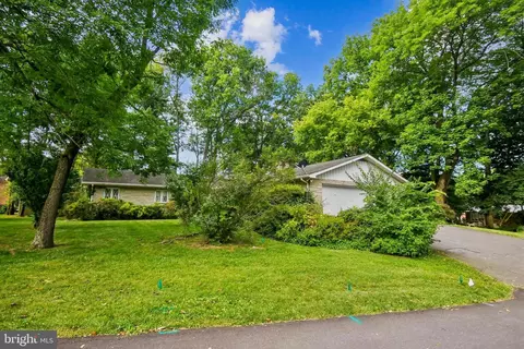 19105 Shamrock Ln, Hagerstown, MD 21742