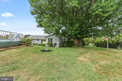 Exterior - 8003 Mapleville Rd, Boonsboro, MD 21713 photo 4 of 6
