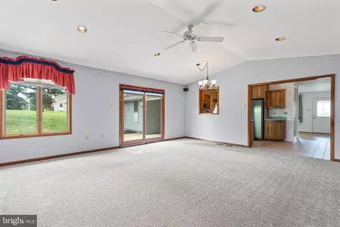 Living - 8003 Mapleville Rd, Boonsboro, MD 21713 photo 8 of 8