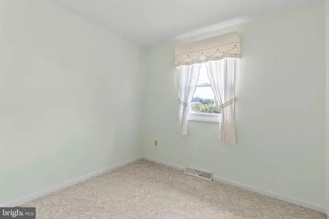 Bedroom - 8003 Mapleville Rd, Boonsboro, MD 21713 photo 1 of 5