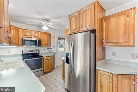 Kitchen - 8003 Mapleville Rd, Boonsboro, MD 21713 photo 3 of 5
