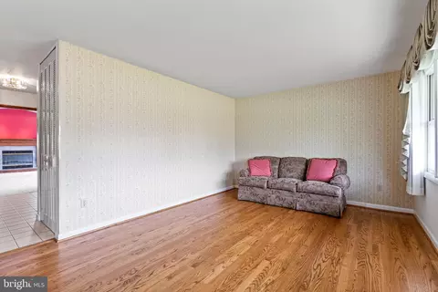 Living - 8003 Mapleville Rd, Boonsboro, MD 21713 photo 1 of 8